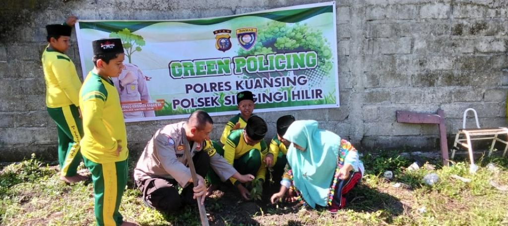 Polres Kuansing Laksanakan Program Green Policing Kapolda Riau di Dua Lokasi