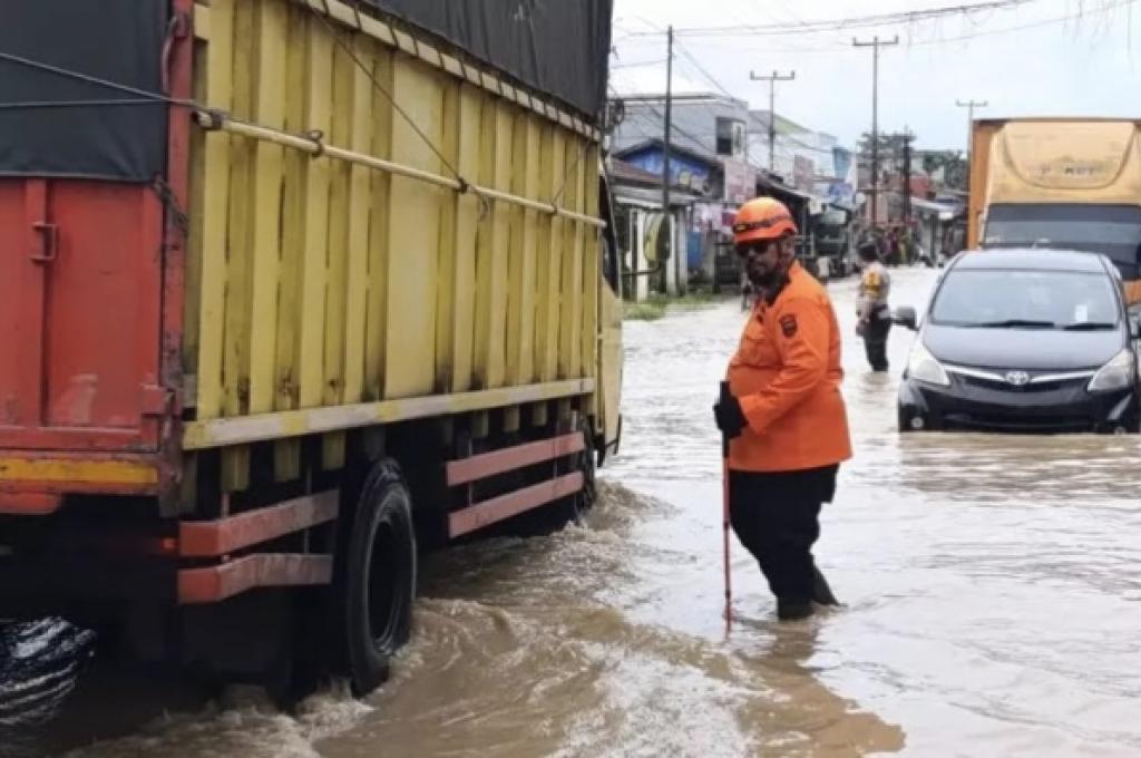 Banjir Rob Rendam Kota Tembilahan dan Sejumlah Kecamatan di Inhil