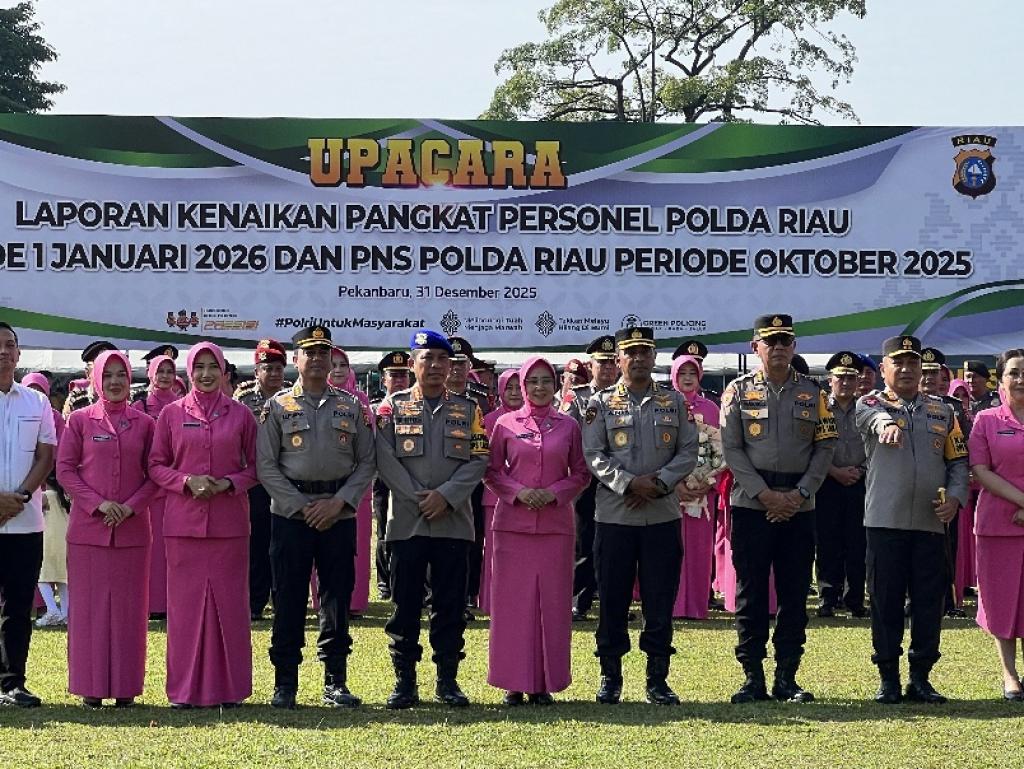 Pimpin Kenaikan Pangkat 1.137 Personel, Kapolda Riau Ingatkan Soal Tanggung Jawab Lebih Besar