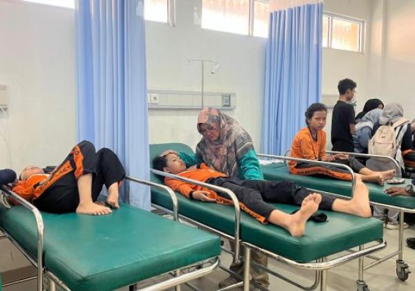 Bangunan Bersejarah Tangsi Belanda Siak Ambruk, Sejumlah Pelajar dan Guru Jadi Korban