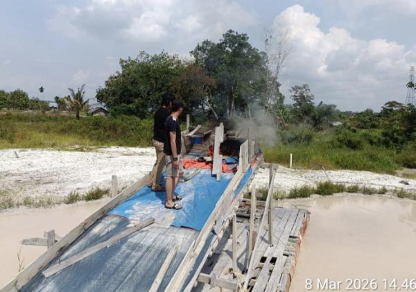 Polres Kuansing Tertibkan Aktivitas PETI di Desa Beringin Taluk, Tiga Rakit Dimusnahkan