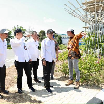 Hari Pertama Kerja, Amsakar Cek Progres Taman dan Drainase di Sejumlah Titik Kota