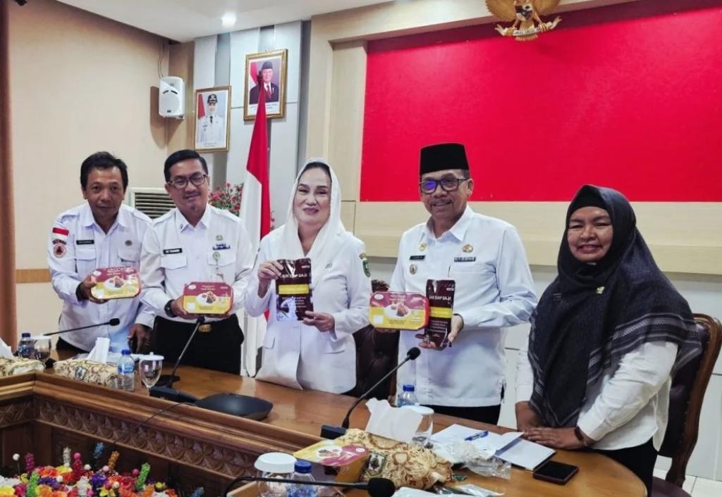 Kemensos Salurkan 2.000 Paket Makanan Darurat untuk Natuna