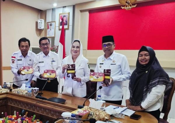 Kemensos Salurkan 2.000 Paket Makanan Darurat untuk Natuna