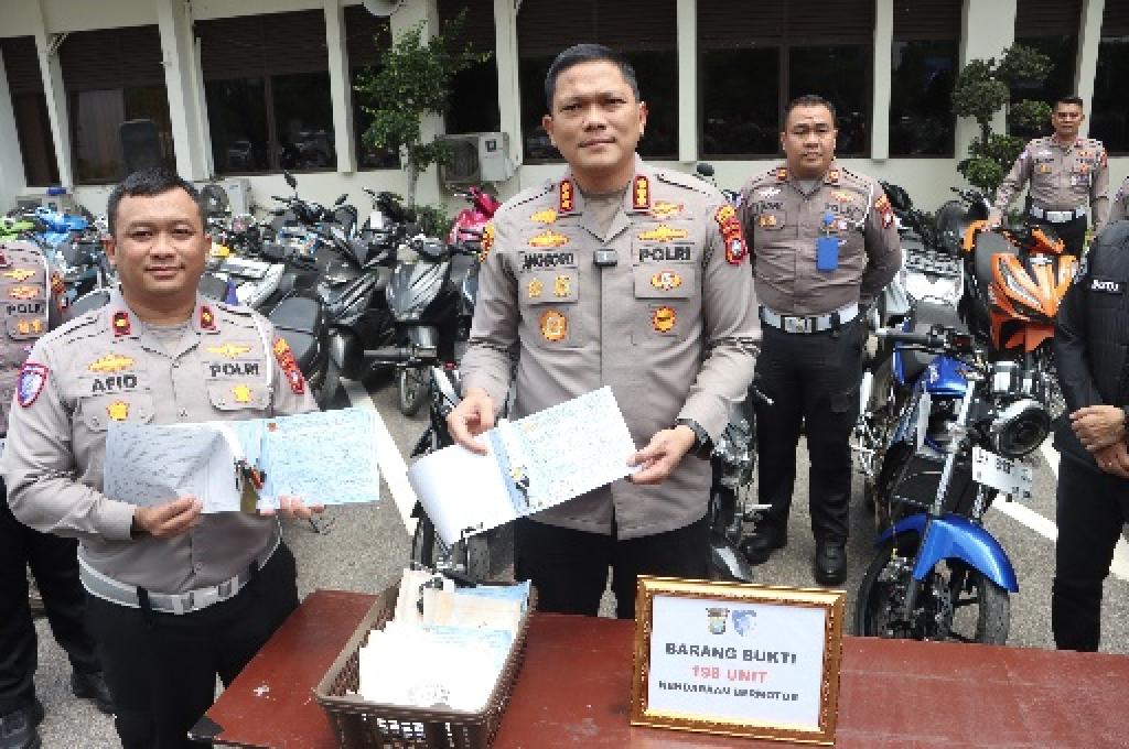 Satlantas Polresta Barelang Razia Knalpot Brong dan Truk Tak Laik Jalan