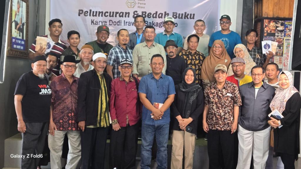 Satupena Riau Gelar Peluncuran dan Bedah Buku Karya Dodi Irawan Bakaghojo