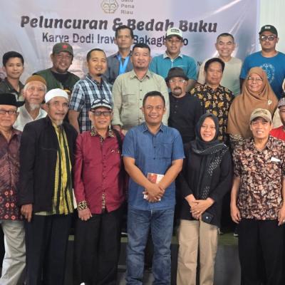 Satupena Riau Gelar Peluncuran dan Bedah Buku Karya Dodi Irawan Bakaghojo