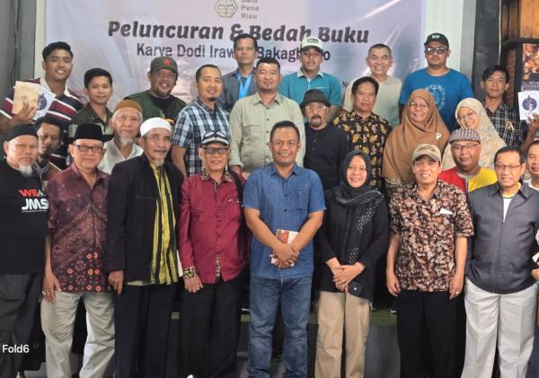 Satupena Riau Gelar Peluncuran dan Bedah Buku Karya Dodi Irawan Bakaghojo