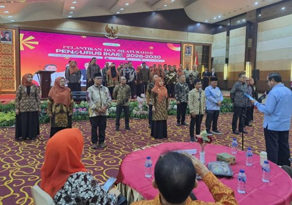 Pengurus IKAFE Unri 2026-2030 Dilantik, Aslan Wiguna Ajak Alumni Perkuat Kolaborasi dan Inovasi
