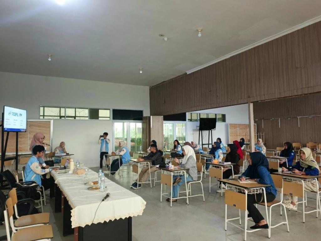 EC.COM Polbeng Gelar Workshop Persiapan TOEIC dan TOEFL, Diikuti 52 Mahasiswa
