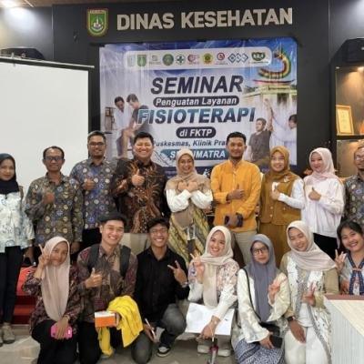 HIMAFIS Universitas Awal Bros Ikuti Bakti Sosial dan Seminar Penguatan Layanan Fisioterapi di Dumai