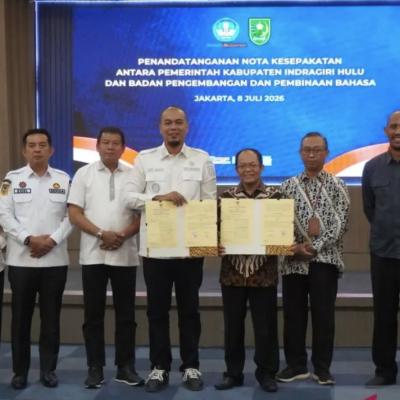 Perkuat Literasi dan Pelestarian Bahasa Daerah, Pemkab Inhu Teken Kerja Sama dengan Badan Bahasa