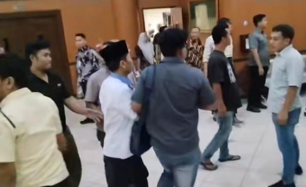 Rapat Banggar DPRD Riau Ricuh, Diduga Dipicu Perselisihan Dua Anggota Dewan