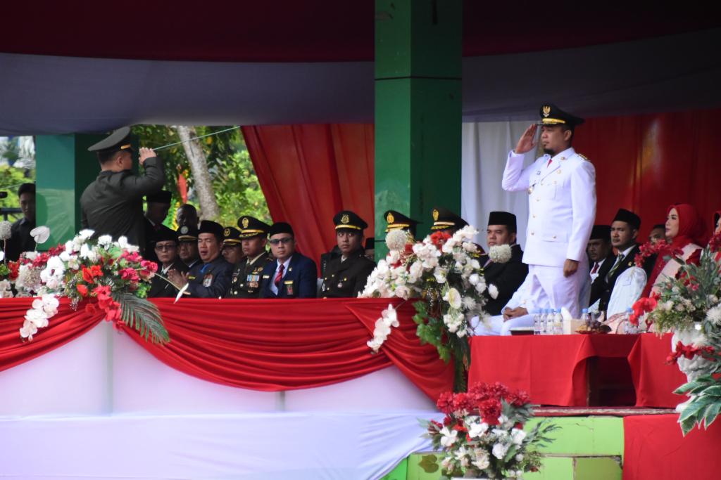 Bupati Ade Agus Hartanto Pimpin Upacara Detik-Detik Proklamasi HUT ke-81 RI di Inhu