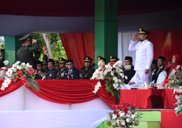 Bupati Ade Agus Hartanto Pimpin Upacara Detik-Detik Proklamasi HUT ke-81 RI di Inhu