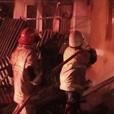 Rumah Dua Lantai di Marpoyan Damai Hangus Terbakar
