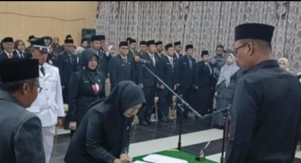 Lantik 80 Pejabat, Bupati Inhu Minta Tes Urine ASN Digelar Berkala di Setiap OPD