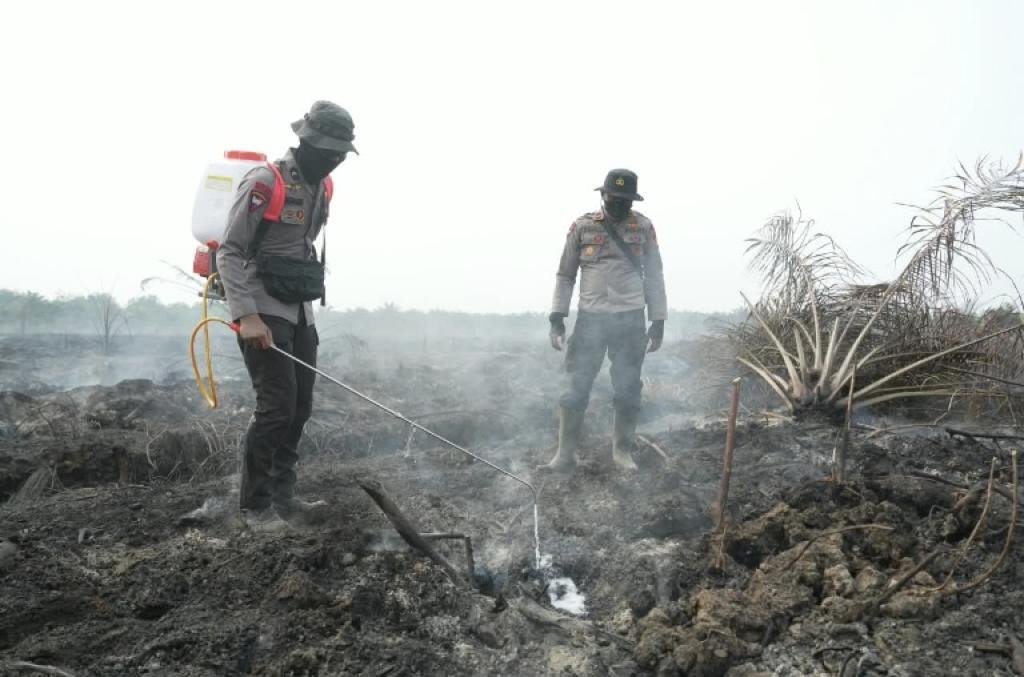 Polda Riau Gunakan X Fire Tangani Karhutla di Lahan Gambut