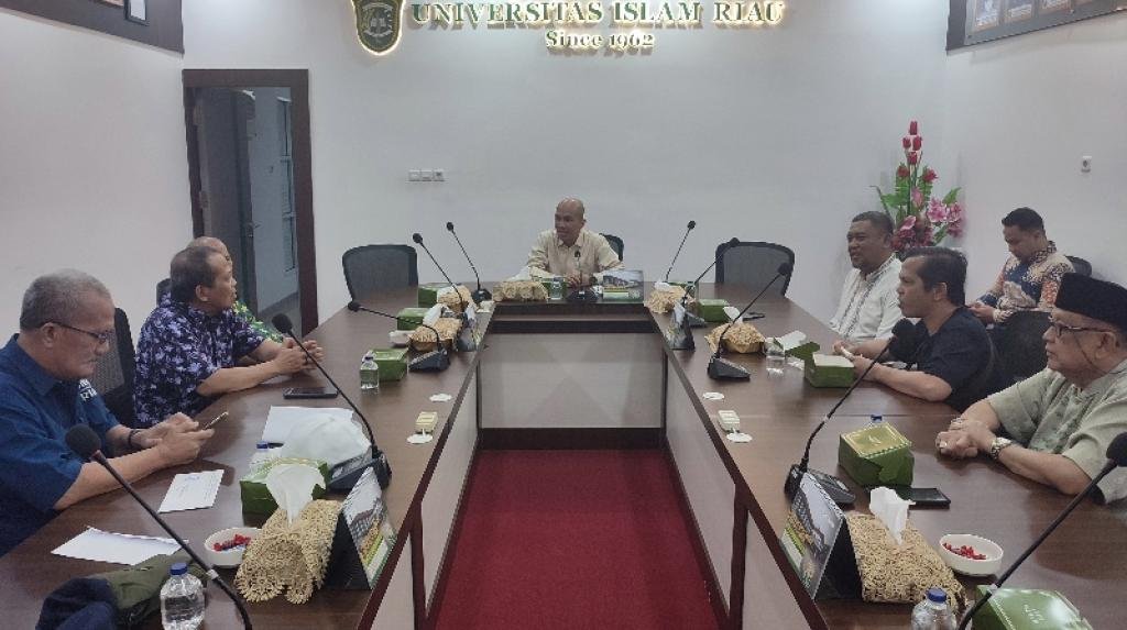 Rektor UIR Dukung Penuh Pelaksanaan Seminar dan UKW JMSI Riau