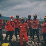 Di Garis Api, Rasman Bertaruh Nyawa; di Rumah, Keluarga Menunggu