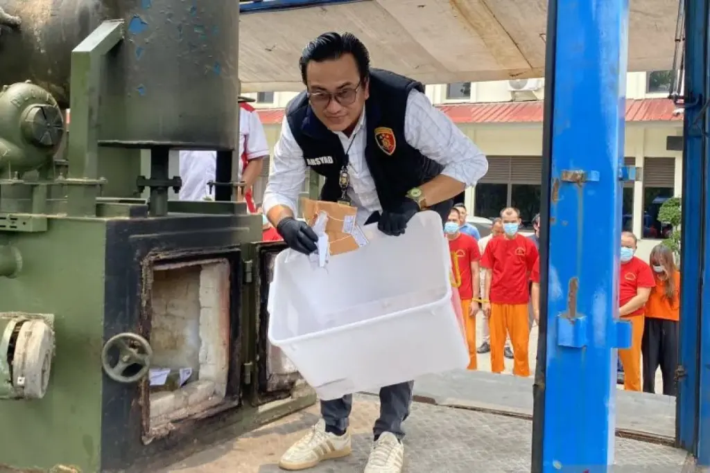 Polresta Barelang Musnahkan Narkoba Rp540 Juta, 15 Tersangka Diamankan