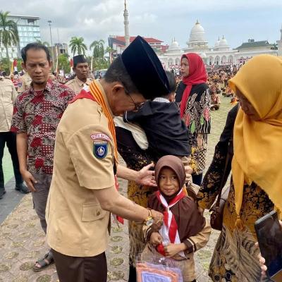 Pemko Batam Bagikan Dua Setelan Seragam Gratis untuk 52 Ribu Murid