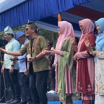 Meriah! Ribuan Warga Ikuti Pawai Taaruf MTQ Pekanbaru ke-57