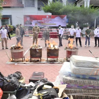 Kejari Bengkalis Musnahkan Barang Bukti 395 Perkara yang Telah Inkrah