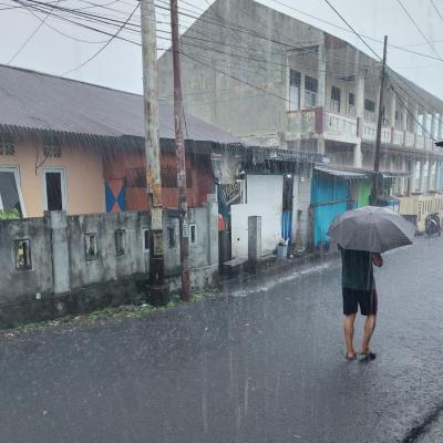 Prakiraan Cuaca Pekanbaru: Hujan Ringan hingga Sedang di Beberapa Wilayah, Waspada Angin Kencang