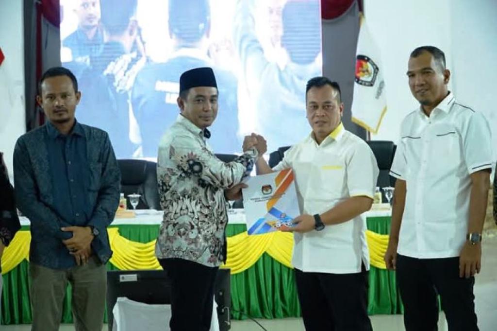 Muhammad Nizar dan Novrizal Resmi Ditetapkan sebagai Bupati dan Wakil Bupati Lingga Terpilih