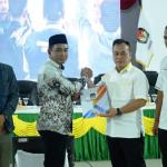 Muhammad Nizar dan Novrizal Resmi Ditetapkan sebagai Bupati dan Wakil Bupati Lingga Terpilih