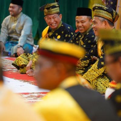 Resmi Menyandang Gelar Datuk Setia Amanah, Gubernur Wahid Janji Pedomani Tunjuk Ajar Melayu