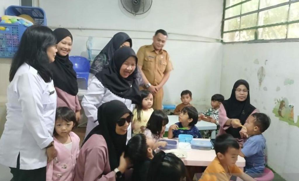 BKKBN Kepri Bagikan MBG untuk Tiga Posyandu di Tanjungpinang