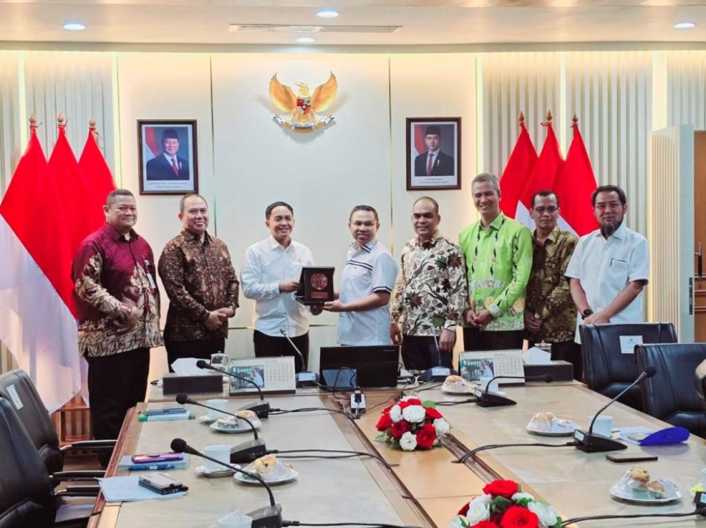 Perjuangkan Pendanaan Pengelolaan Hutan, Gubernur Riau Sambangi Kementerian Kehutanan