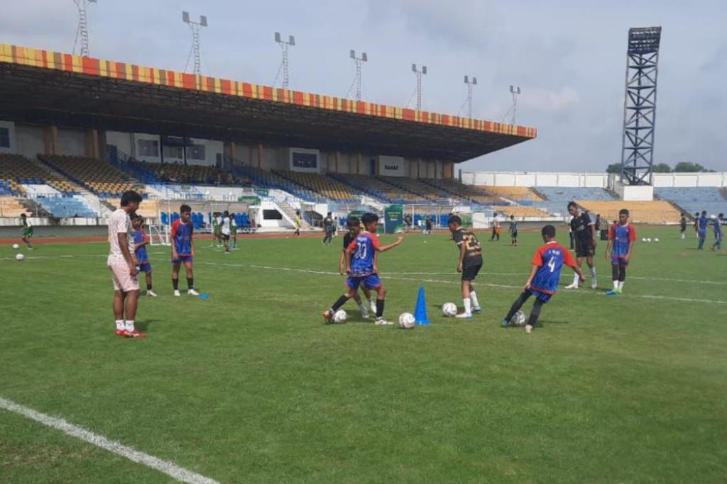 PSPS Pekanbaru dan Badan Liga Indonesia Gelar Coaching Clinic untuk SSB di Pekanbaru