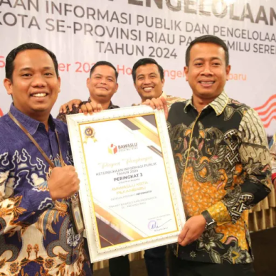 Bawaslu Pekanbaru Raih Prestasi Keterbukaan Informasi Publik