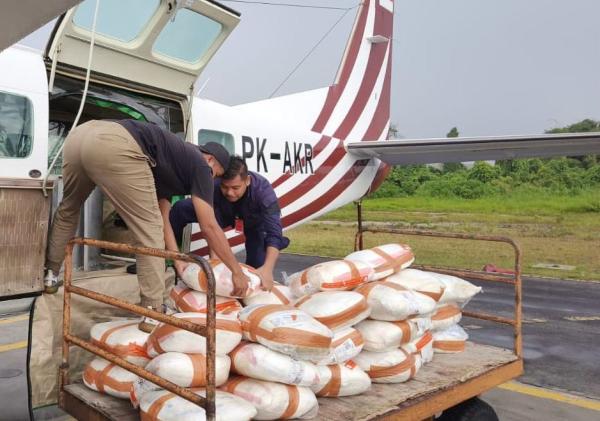 OMC Hari Kedua di Riau, Tiga Ton Garam Disemai untuk Cegah Karhutla