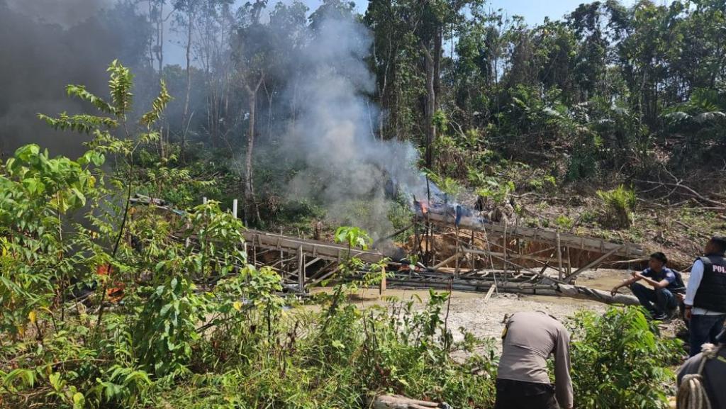 Polisi Inhu Razia Besar-besaran Tambang Emas Ilegal di Sungai Indragiri