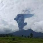 Gunung Marapi Erupsi Lagi, Suara Dentuman Kejutkan Warga Tanah Datar