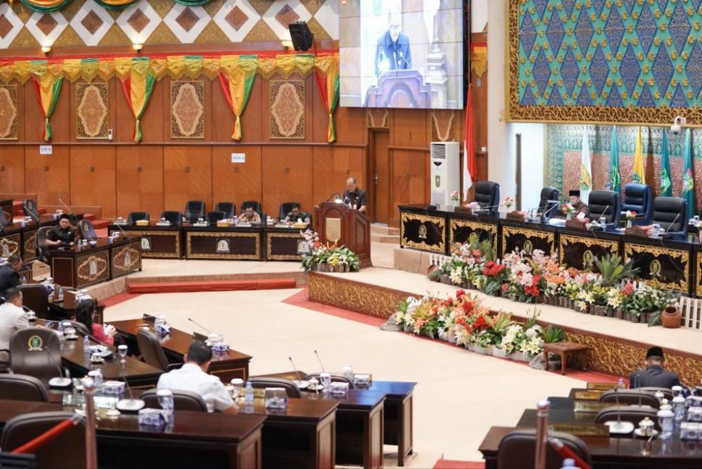 Ranperda RP3KP, Pj Gubernur Riau Sampaikan Jawaban atas Pandangan Umum Fraksi