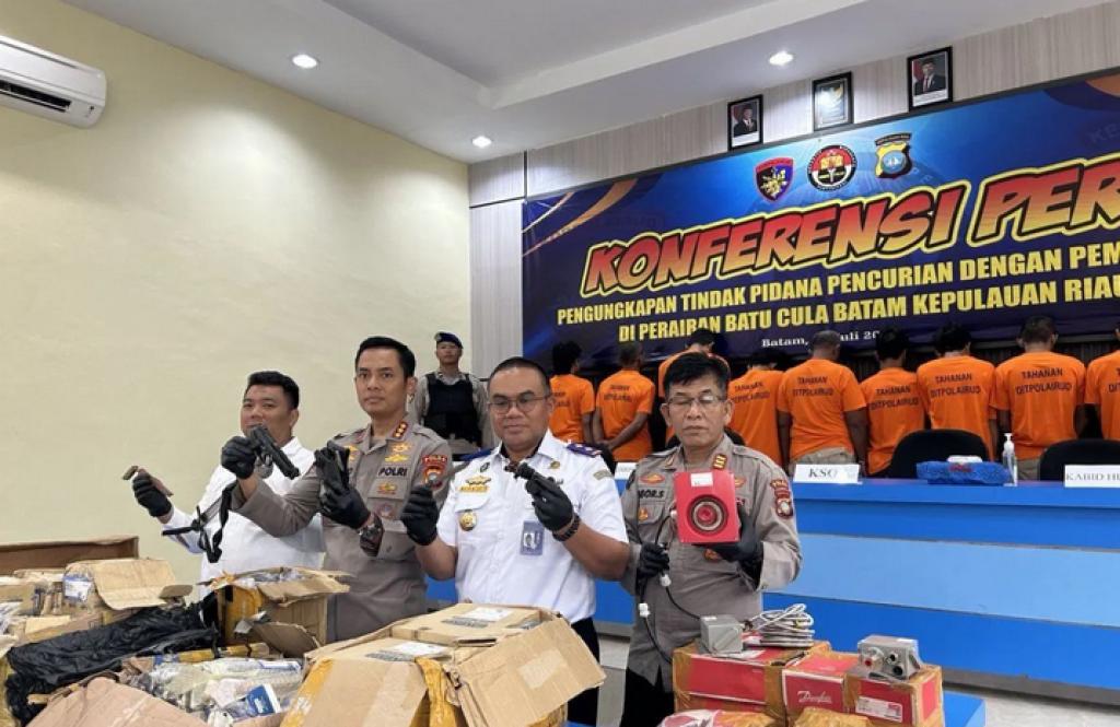 Kirim Surat Resmi ke Kapolri, Angkatan Laut Singapura Apresiasi Polda Kepri Tangkap Perompak