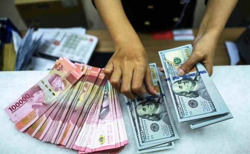 Rupiah Diprediksi Melemah Pekan Depan, Tertekan Sentimen The Fed dan Stimulus China