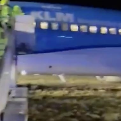 Pesawat Komersial Belanda Keluar Dari Landasan Pacu di Norwegia, Semua Penumpang Selamat