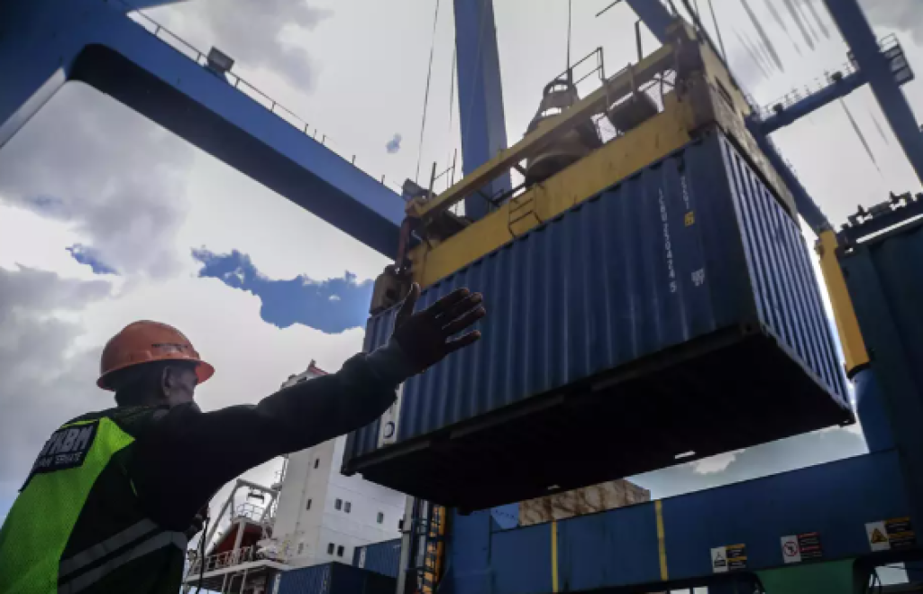 Indonesia Tetapkan Target Ekspor Sebesar USD 294,5 Miliar pada Tahun 2025