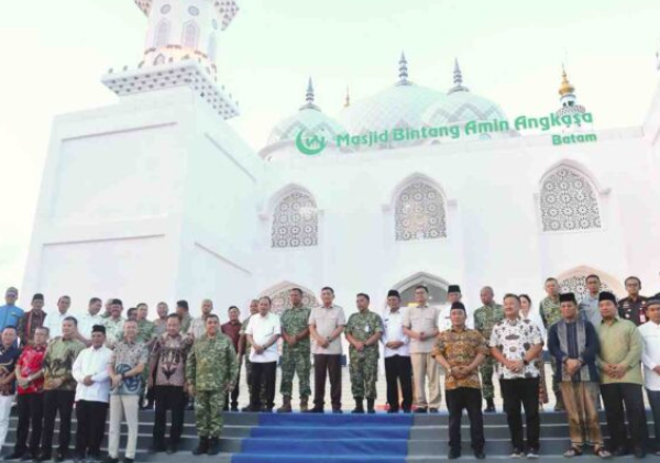 Ketua DPRD Batam Hadiri Peresmian Masjid Bintang Amin Angkasa di Lanud Hang Nadim