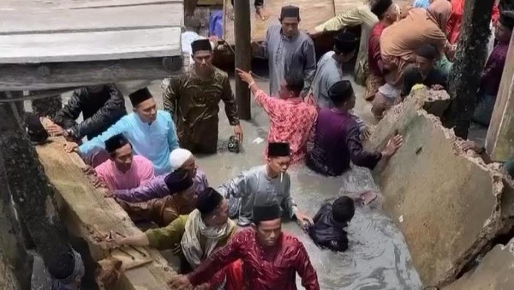 Dermaga Ambruk di Pelabuhan Tajur Resun Lingga, Dua Remaja Luka Ringan