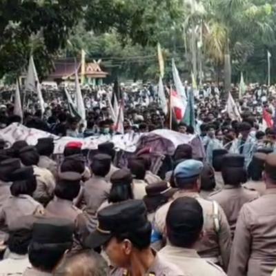 Sampaikan Sejumlah Tuntutan, Demontrasi Mahasiswa di Riau Berlangsung Kondusifsiswa