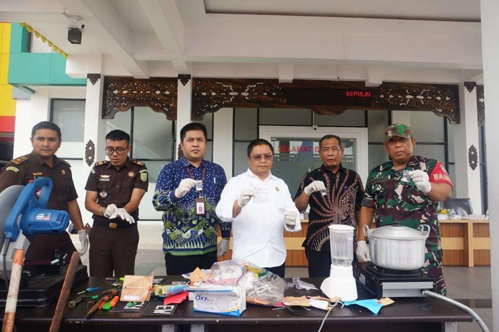 Kejari Bintan Musnahkan Barang Bukti 37 Perkara Kasus Pidana Umum