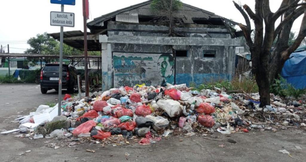 2 Pelaku Pungli Sampah Pakai Atribut Palsu DLHK Pekanbaru Diringkus, Kwitansi dan Stempel Palsu Disita
