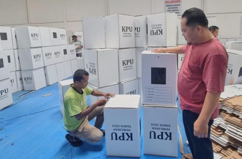 Bawaslu Pekanbaru Awasi Proses Perakitan Kotak Suara untuk Pemilu 2024